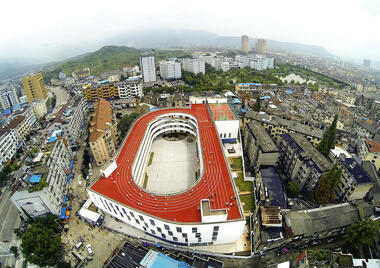 Escuela primaria Tiantai No.2 / LYCS Architecture