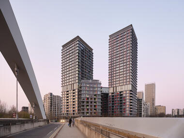 Portlands Place East Village  / Hawkins\Brown