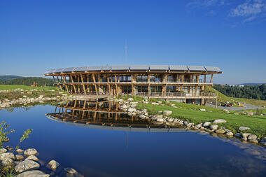 全景高尔夫度假村 / Hut Architektury Martin Rajnis