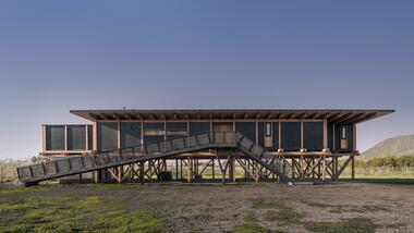 Los Lirios House / Schwember García-Huidobro Arquitectos