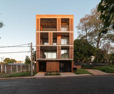 Sevastopol 3262 Building / MAGarq