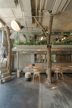 Galería de OM NOM NOM Vegan Café  / replus design bureau  - 6