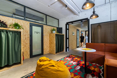 Galeria de coworking [hub] / architecture & design bureau [a:kitekt]  - 13