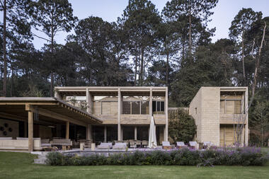 Casa Avándaro / Taller Héctor Barroso