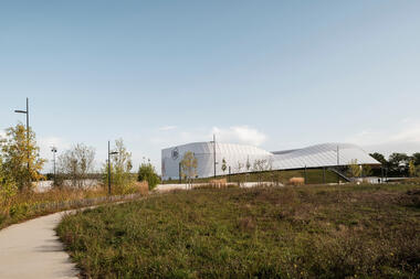 Espace Mayenne Sports Hall  / Hérault Arnod Architects