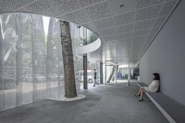 Galeria de Centro de Arte IOMA / ARCHSTUDIO  - 13