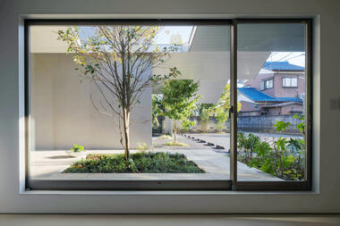 Galería de Clínica en el bosque / Takashige Yamashita Office  - 8