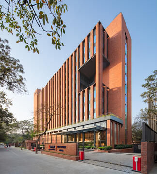 Max House Commercial Building / Studio Lotus