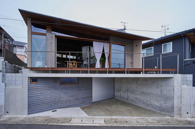 桃山长冈越中东町住宅 / OHArchitecture