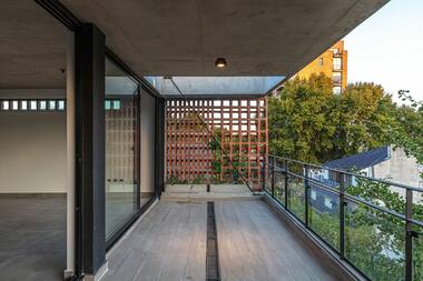 Varandas em Buenos Aires: estratégias de projeto em apartamentos