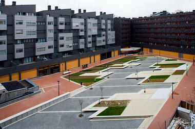Plaza en Baracaldo / Linazasoro Arquitectura