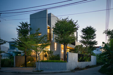 BMB House / Fr.376 Architecture