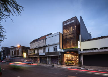 Gallery of Toto Kitchen Showroom / Studio Avana  - 13
