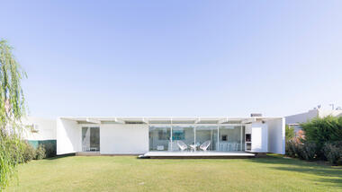 Casa en El Maitén / bernardo rosello - arquitectura