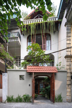 Gallery of Nhà Ngoc Hà House / Nguyen Khac Phuoc Architects   - 2