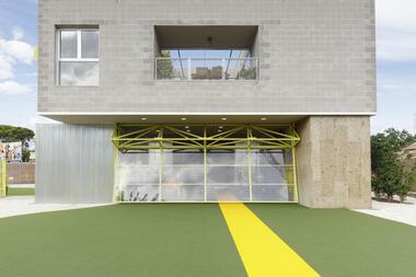 Gallery of Muscles House / Impepinable Studio  - 26