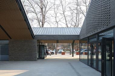 Gallery of Courtyard Market under the Big Roof / BIAD  - 14