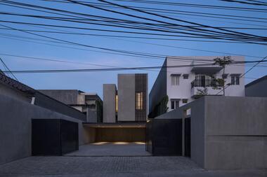 Gallery of HK Residence / Dhanie & Sal  - 14