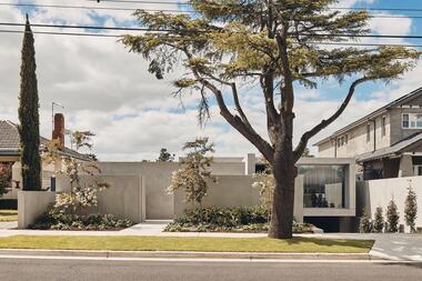 Casa Pátio  / FGR Architects
