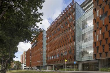 Centro médico Los Cobos / taller de arquitectura de bogotá