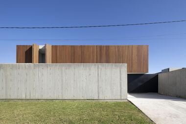Casa IT / Felipe Gonzalez Arzac