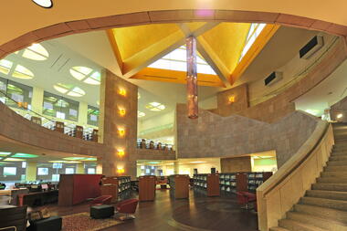 Galería de Escuela de Diplomacia de la Universidad de Georgetown / LEGORRETA + LEGORRETA  - 11