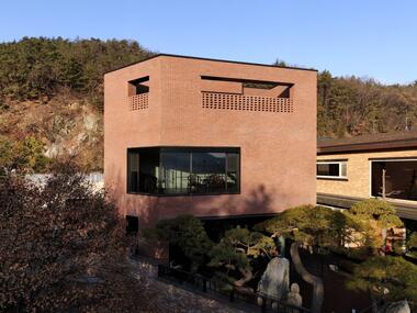 Casa en la colina / LKSA