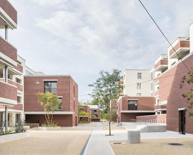 Ried B  Monarch Apartments / HILDEBRAND
