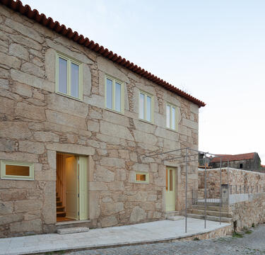 Casa de Gueira / aste arquitectura