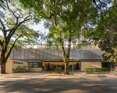 画廊 底层流动，Aubrick 学校 / Andrade Morettin Arquitetos Associados  - 1