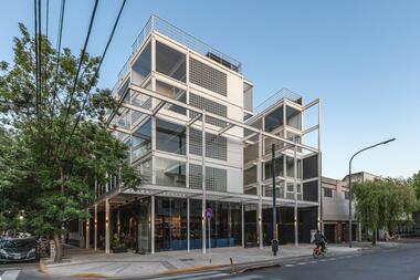 Edificio Darwin 1111 / Hermanos Goldenberg