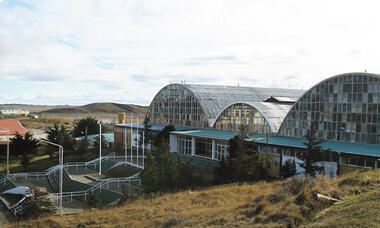 Galería de Guía de arquitectura moderna de Magallanes: 18 obras en Cerro Sombrero y Punta Arenas, Chile  - 44