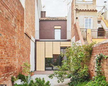 82SAN Restoration and Extension of a House Between Dividing Walls / Vallribera Arquitectes