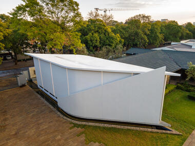 极简庇护所，多克萨教堂  / Neo Architects