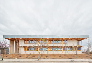 Escuela Arimunani / Aulets Arquitectes +  Aixopluc
