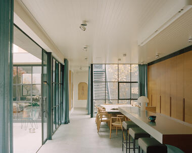 St Vincents Place Residence / B.E Architecture