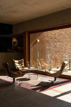 Gallery of M.OU.CO Hotel Apartments / Arquitectos Aliados  - 3