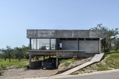 Techi House / ODA - Oficina de Arquitectos Lanzone - Gabarro