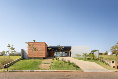 Casa MYO / Raul Gobetti Arquiteto e Associados