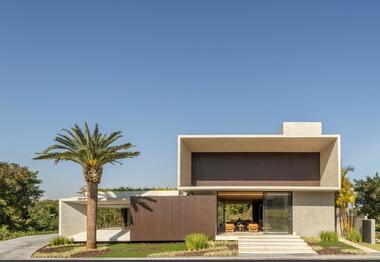 Gallery of TP HOUSE / Leo Romano  - 1