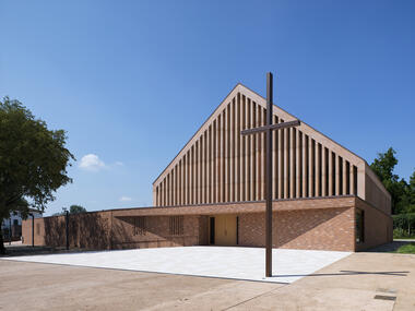 Gallery of Church of the Holy Spirit in Pegognaga / LR-Architetti  - 1