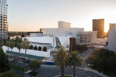 Orange County Museum of Art / Morphosis Architects