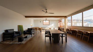 Gallery of Vonzrr Café / Sherpa  - 14