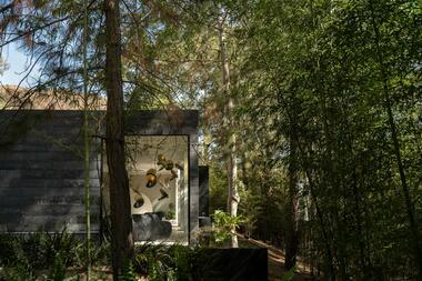 Oásis Urbano – Quarto de Hotel / Natan Gil Arquitectura