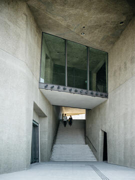 Gallery of Kobe Port Museum / TAISEI DESIGN Planners Architects & Engineers  - 8