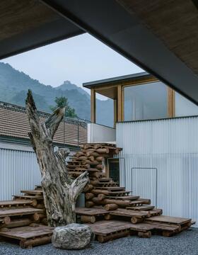 Gallery of Harrierfall Hostel / DL Atelier  - 15