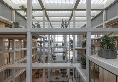 Complejo de oficinas colaborativas ICÔNE / Foster + Partners