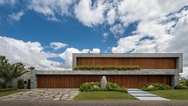 Casa Mare / Vitório Ecker Arquitetura