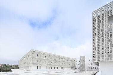 Hospital universitario en Tánger / Hajji & Elouali + Architecturestudio