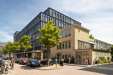 Edificio de oficinas DC Van Hall / Studioninedots